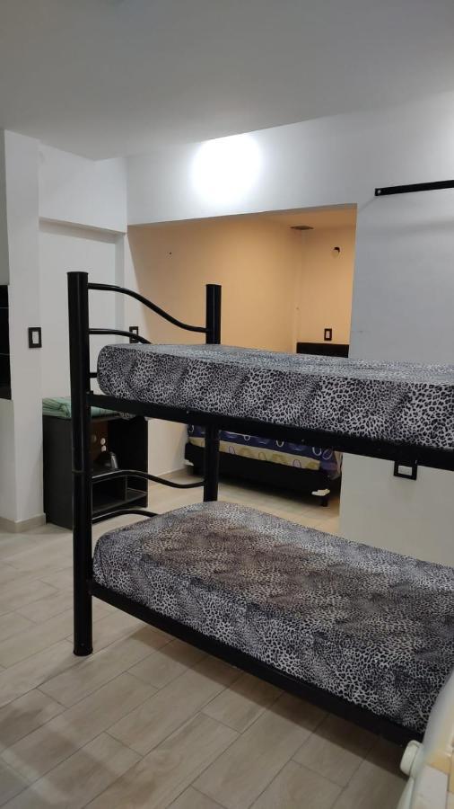 Hospedaje Lucho 10 Min Del Aeropuerto Ezeiza Dış mekan fotoğraf